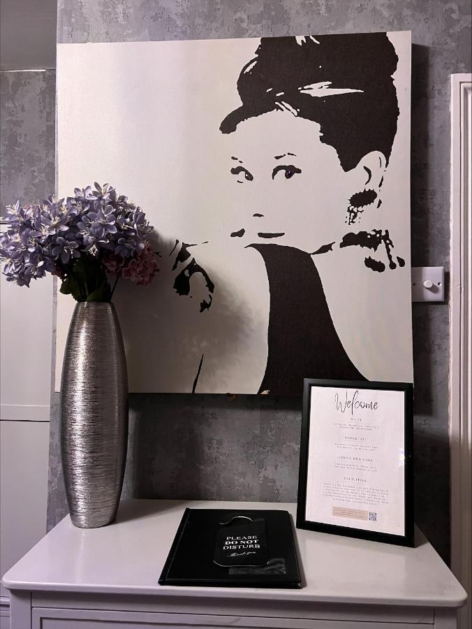 Delovely Hotel Blackpool Esterno foto