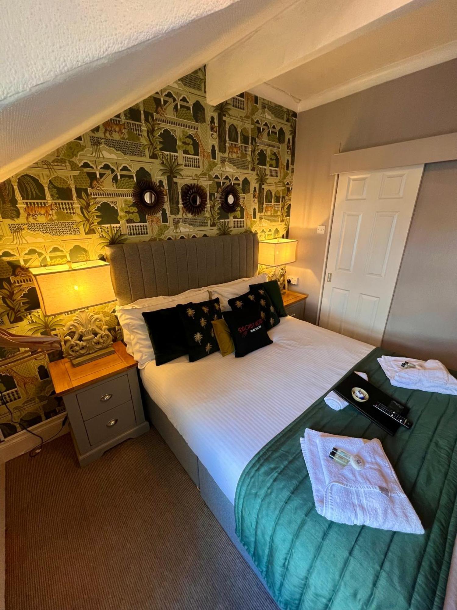 Delovely Hotel Blackpool Esterno foto