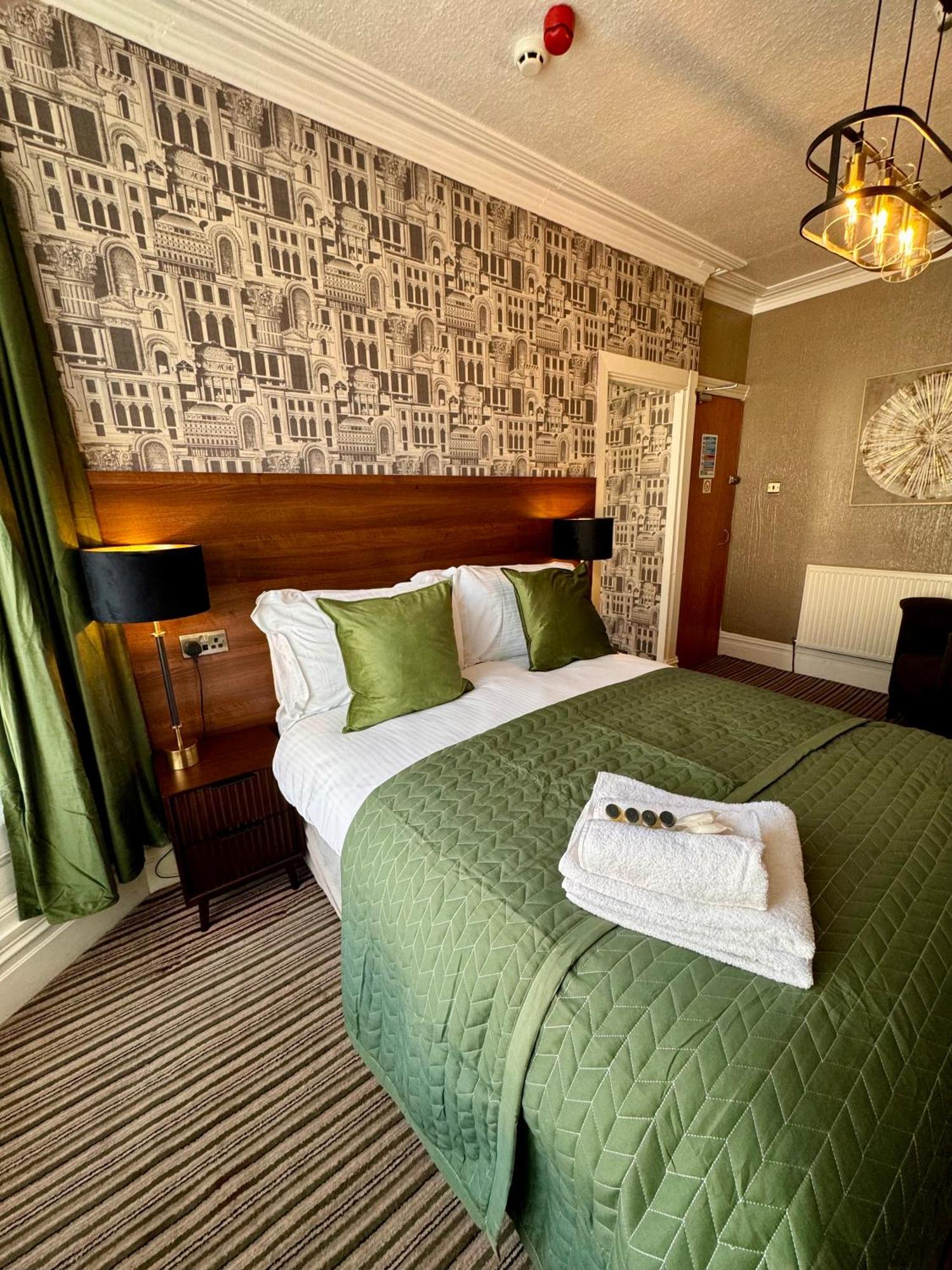 Delovely Hotel Blackpool Esterno foto