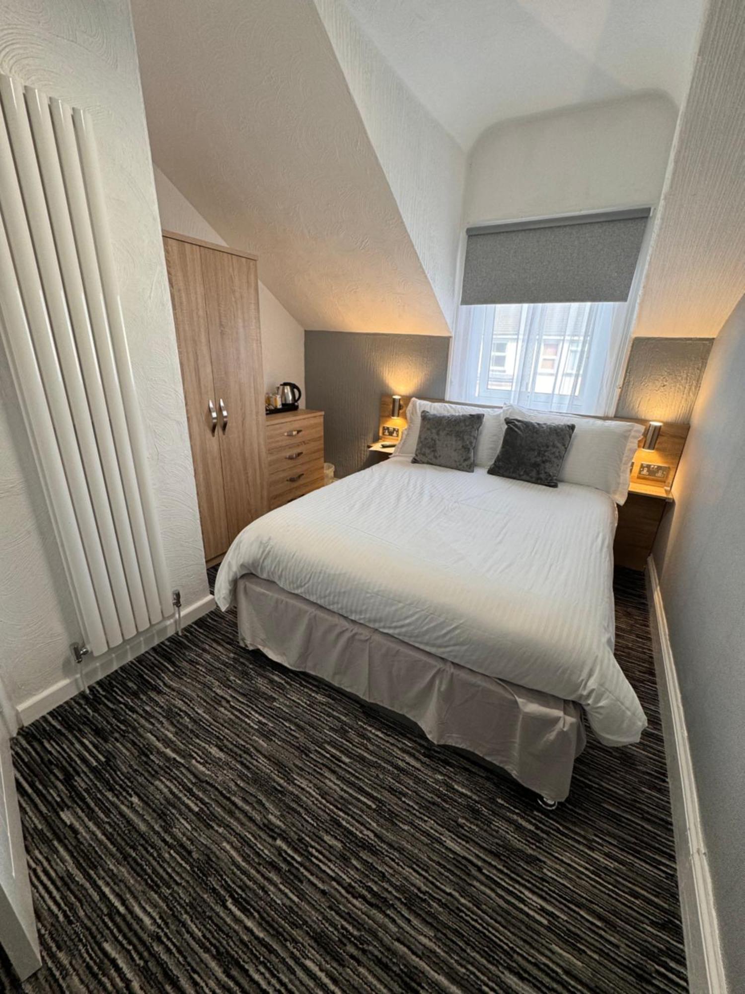 Delovely Hotel Blackpool Esterno foto