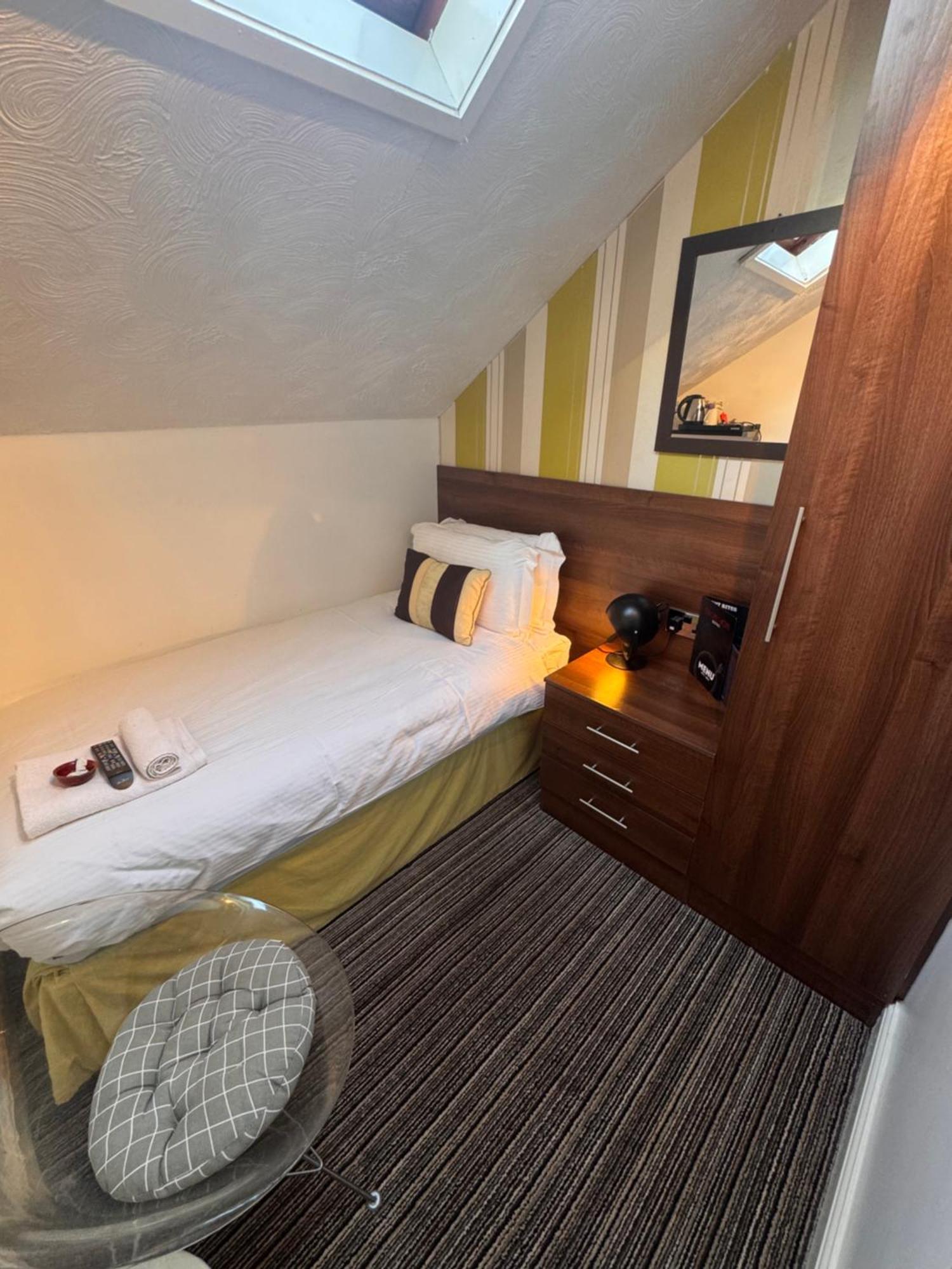 Delovely Hotel Blackpool Esterno foto