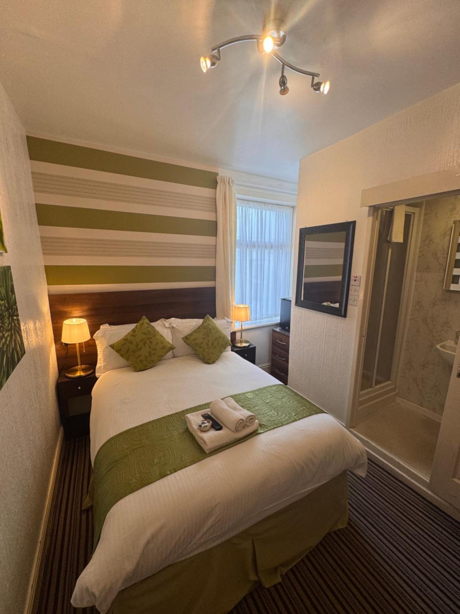 Delovely Hotel Blackpool Esterno foto